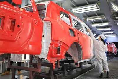 荊門招商捷報(bào)頻傳，長城汽車荊門工廠即將下線首批“一定紅”坦克500Hi4-Z，涂裝工程彰顯產(chǎn)業(yè)升級新動力